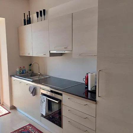 Ida, 1 Stock By Holap Sa